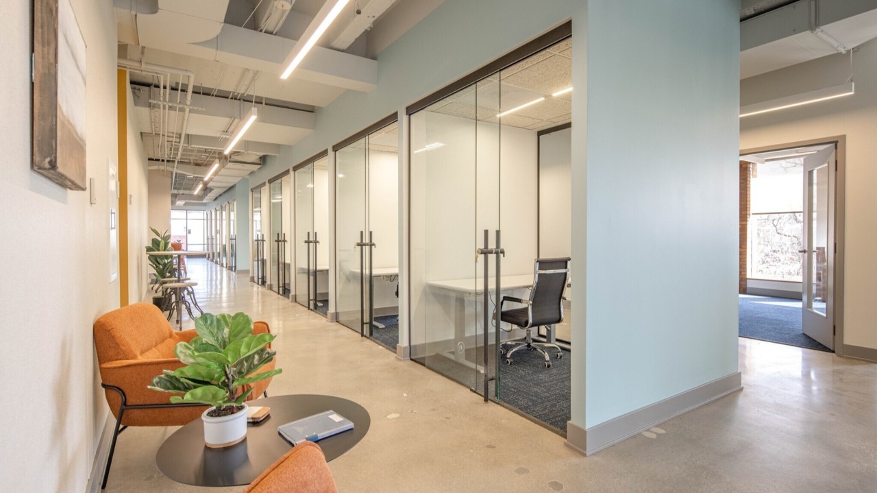 Workspace Office Design Trends in Multifamily Building Complexes